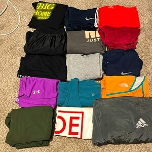 Women’s athletic clothes